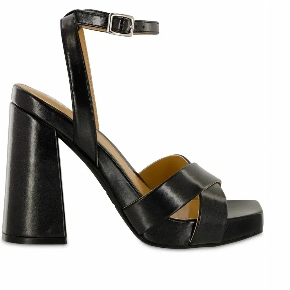 Mia Eloise Block heel sandals black size 8M secure ankle strap contoured footbed